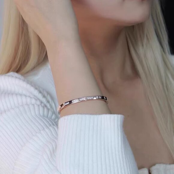 APM Monaco TOI MOI Morse Code Bangle - Picture 5 of 5